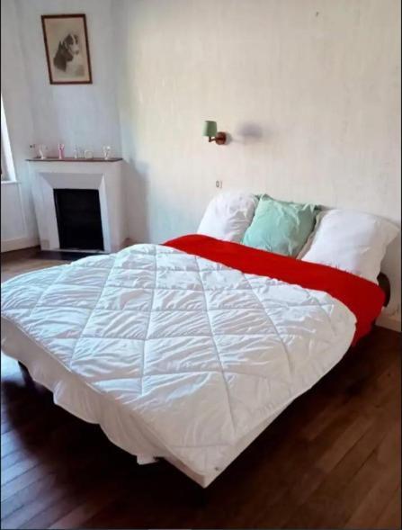 Chambre Tout Equipee Apartment Lacroix-sur-Meuse Exterior photo